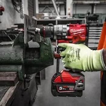 Milwaukee aku bušilica-odvijač vibraciona 18V 5Ah M18 FPD3-502X 4933479860 Milwaukee aku bušilica-odvijač vibraciona 18V 5Ah M18 FPD3-502X 4933479860