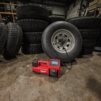 Milwaukee aku kompresor za pumpanje guma 18V M18 BI-0 4933478706 Milwaukee aku kompresor za pumpanje guma 18V M18 BI-0 4933478706