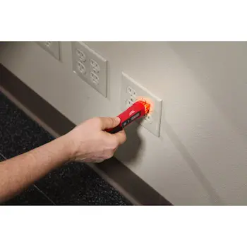 Milwaukee beskontaktni detektor napona sa infracrvenim termometrom 2225-20 4932498859-2