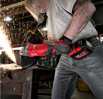 Milwaukee aku set 1 (čekić bušilica + brusilica + 2 baterije 12Ah + punjač + 2 kofera) M18 FHPPP2A-122C 4933464902 -4 Milwaukee aku set 1 (čekić bušilica + brusilica + 2 baterije 12Ah + punjač + 2 kofera) M18 FHPPP2A-122C 4933464902 -4