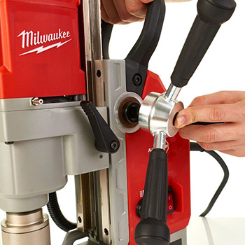 Milwaukee elektromagnetna bušilica 41mm MDE 41 Milwaukee elektromagnetna bušilica 41mm MDE 41