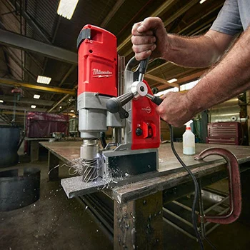 Milwaukee elektromagnetna bušilica 41mm MDE 41 4933451015 Milwaukee elektromagnetna bušilica 41mm MDE 41 4933451015