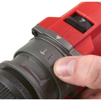 Milwaukee bušilica-odvijač 12V 2Ah 6-u-1 M12 FPDXKIT-202X 4933464138 Milwaukee bušilica-odvijač 12V 2Ah 6-u-1 M12 FPDXKIT-202X 4933464138
