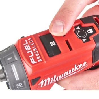 Milwaukee bušilica-odvijač 12V 2Ah 6-u-1 M12 FDDXKIT-202X 4933464979 Milwaukee bušilica-odvijač 12V 2Ah 6-u-1 M12 FDDXKIT-202X 4933464979