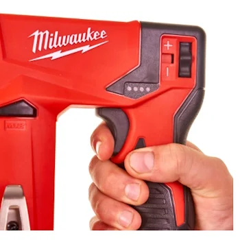 Milwaukee kompaktna aku heftalica 12V 2Ah M12 BST-202X 4933459635 Milwaukee kompaktna aku heftalica 12V 2Ah M12 BST-202X 4933459635