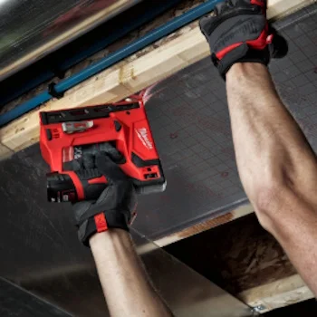 Milwaukee kompaktna aku heftalica 12V 2Ah M12 BST-202X 4933459635 Milwaukee kompaktna aku heftalica 12V 2Ah M12 BST-202X 4933459635