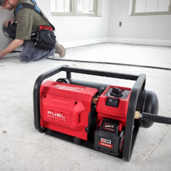 Milwaukee “FUEL“ kompresor 18V M18 FAC-0 4933472166-3