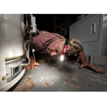 Milwaukee lampa čeona 600lm 4V L4HLRP-301 4933479767 Milwaukee lampa čeona 600lm 4V L4HLRP-301 4933479767