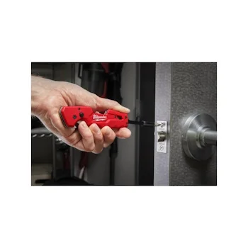 Milwaukee nož FASTBACK 5u1 4932492454-7 Milwaukee nož FASTBACK 5u1 4932492454-7