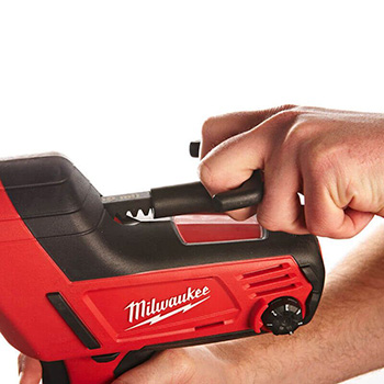 Milwaukee akumulatorski pištolj za kartuše 18V 2Ah C18 PCG/600A-201B 4933441305 Milwaukee akumulatorski pištolj za kartuše 18V 2Ah C18 PCG/600A-201B 4933441305