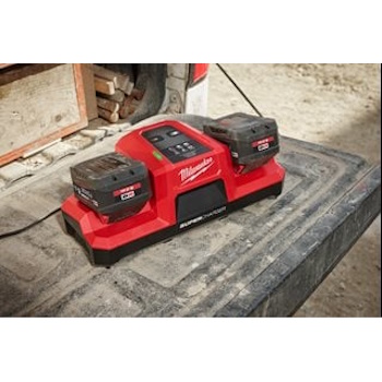 Milwaukee super brzi punjač 18V M18 DBSC 4932492531 Milwaukee super brzi punjač 18V M18 DBSC 4932492531