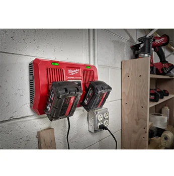 Milwaukee dupli brzi punjač M18 DFC 4932472073-3