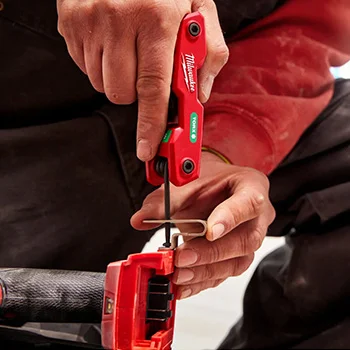 Milwaukee set Torx ključeva na držaču T9-T40 8kom 4932480979 Milwaukee set Torx ključeva na držaču T9-T40 8kom 4932480979