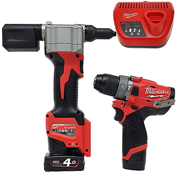 Milwaukee aku set - vibraciona bušilica-odvijač 12V + aku alat za pop nitne 12V + punjač + 2 baterije + kofer M12 FPP2S-422X SET Milwaukee aku set - vibraciona bušilica-odvijač 12V + aku alat za pop nitne 12V + punjač + 2 baterije + kofer M12 FPP2S-422X SET
