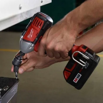 Milwaukee zglob za rad pod uglom 1/4” 4932459781 Milwaukee zglob za rad pod uglom 1/4” 4932459781