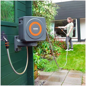 Automatska motalica sa 15m creva u kućištu 