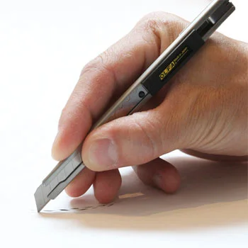 Olfa profesionalni skalpel 9mm SVR-1 Olfa profesionalni skalpel 9mm SVR-1