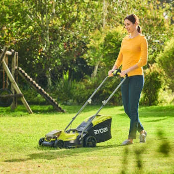 Ryobi aku kosačica za travu 18V ONE+™ sa baterijom (4Ah) i punjačem RLM18X33B40 Ryobi aku kosačica za travu 18V ONE+™ sa baterijom (4Ah) i punjačem RLM18X33B40