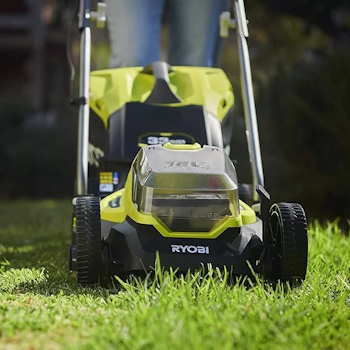 Ryobi aku kosačica za travu 18V ONE+™ sa baterijom (4Ah) i punjačem RLM18X33B40 Ryobi aku kosačica za travu 18V ONE+™ sa baterijom (4Ah) i punjačem RLM18X33B40