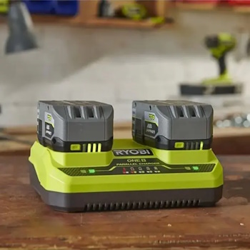 Ryobi dupli punjač za aku baterije ONE+ 18V RC18240-2