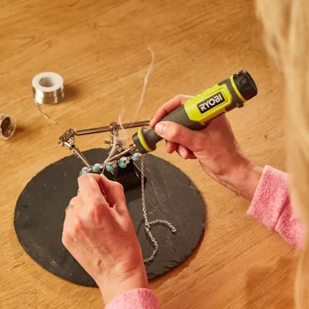 Ryobi kompaktna bežična lemilica USB Lithium™ 4V (2.0Ah) RSI4-120G Ryobi kompaktna bežična lemilica USB Lithium™ 4V (2.0Ah) RSI4-120G