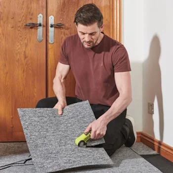 Ryobi kompaktni bežični alat za sečenje USB Lithium™ 4V (2.0Ah) RCT4-120G-2 Ryobi kompaktni bežični alat za sečenje USB Lithium™ 4V (2.0Ah) RCT4-120G-2