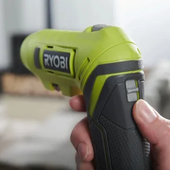 Ryobi kompaktni bežični okretni odvijač USB Lithium™ 4V (2.0Ah) RSDP4-120G Ryobi kompaktni bežični okretni odvijač USB Lithium™ 4V (2.0Ah) RSDP4-120G