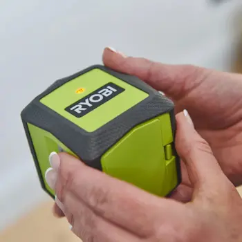Ryobi laserski nivelator ukrštenih linija RBCLLG2-8