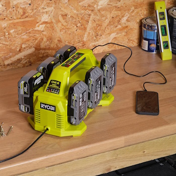 Ryobi punjač baterija 4A sa 6 portova 18V ONE+™ RC18640 Ryobi punjač baterija 4A sa 6 portova 18V ONE+™ RC18640
