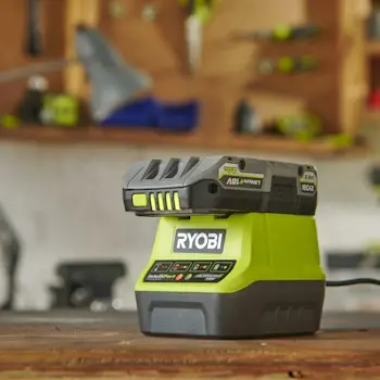 Ryobi set punjač baterija i baterija od 2.0Ah 18V ONE+™ RC18120-120C Ryobi set punjač baterija i baterija od 2.0Ah 18V ONE+™ RC18120-120C