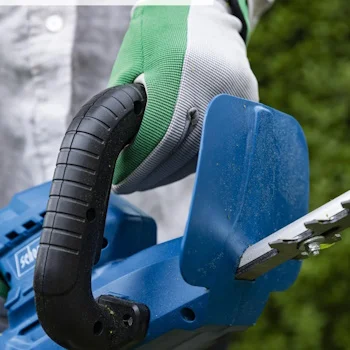 Scheppach aku makaze za živu ogradu IXES C-HT570-X + set punjač 2.4A i baterija 4.0Ah Scheppach aku makaze za živu ogradu IXES C-HT570-X + set punjač 2.4A i baterija 4.0Ah