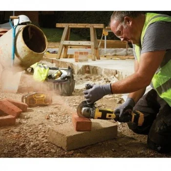 Stanley aku brusilica 18V Solo FMC761B Stanley aku brusilica 18V Solo FMC761B