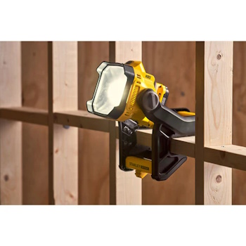Stanley aku Led reflektor 18V SFMCL030B-XJ Stanley aku Led reflektor 18V SFMCL030B-XJ