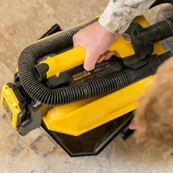 Stanley aku usisivač 18V Solo FMC795B Stanley aku usisivač 18V Solo FMC795B