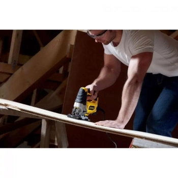 Stanley ubodna testera 710W FME340KA Stanley ubodna testera 710W FME340KA
