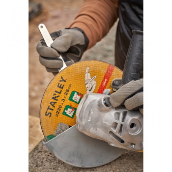 Stanley ugaona brusilica 2000W 230mm FMEG232 Stanley ugaona brusilica 2000W 230mm FMEG232