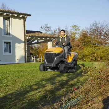 Stiga traktorska kosilica Estate 9122 W-7