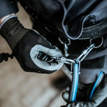 Unior izbijač sa drškom 8mm za bezbedan rad na visini 641/6HS-H 626329 Unior izbijač sa drškom 8mm za bezbedan rad na visini 641/6HS-H 626329