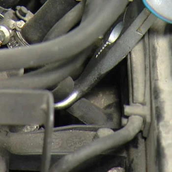 Unior klešta za svećice i kablove svećica 2151/2BI 619732 Unior klešta za svećice i kablove svećica 2151/2BI 619732