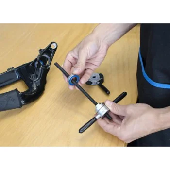 Unior ručica sa brzim otpuštanjem za univerzalni set za postavljanje ležajeva 1721.3 626560 Unior ručica sa brzim otpuštanjem za univerzalni set za postavljanje ležajeva 1721.3 626560