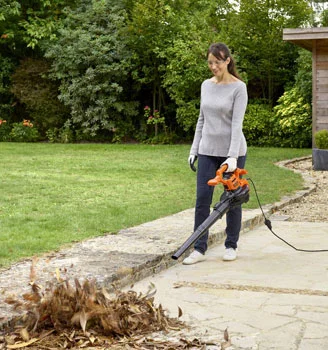 Black&Decker 3u1 duvač i usisivač lišća BEBLV 260 Black&Decker 3u1 duvač i usisivač lišća BEBLV 260