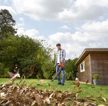 Black&Decker 3u1 duvač i usisivač lišća BEBLV 260 Black&Decker 3u1 duvač i usisivač lišća BEBLV 260