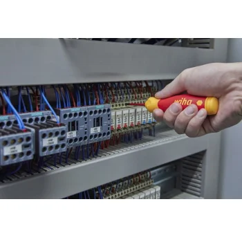 Wiha izolovani odvijač sa bitovima u dršci multifunkcionalni PocketMax® 4//1 W45296 Wiha izolovani odvijač sa bitovima u dršci multifunkcionalni PocketMax® 4//1 W45296