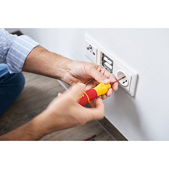 Wiha akumulatorski odvijač SpeedE® sa 6 nastavaka W41911 Wiha akumulatorski odvijač SpeedE® sa 6 nastavaka W41911