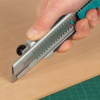 Wolfcraft profesionalni skalpel sa oštricom 25 mm 4081000 Wolfcraft profesionalni skalpel sa oštricom 25 mm 4081000