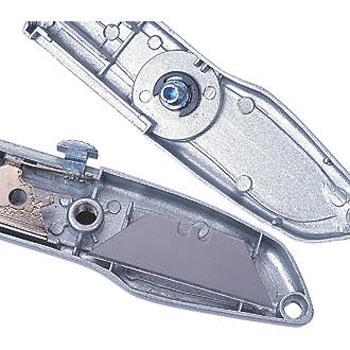 Wolfcraft standardni skalpel sa uvlačivim sečivom i magacinom za sečiva 4133000 Wolfcraft standardni skalpel sa uvlačivim sečivom i magacinom za sečiva 4133000