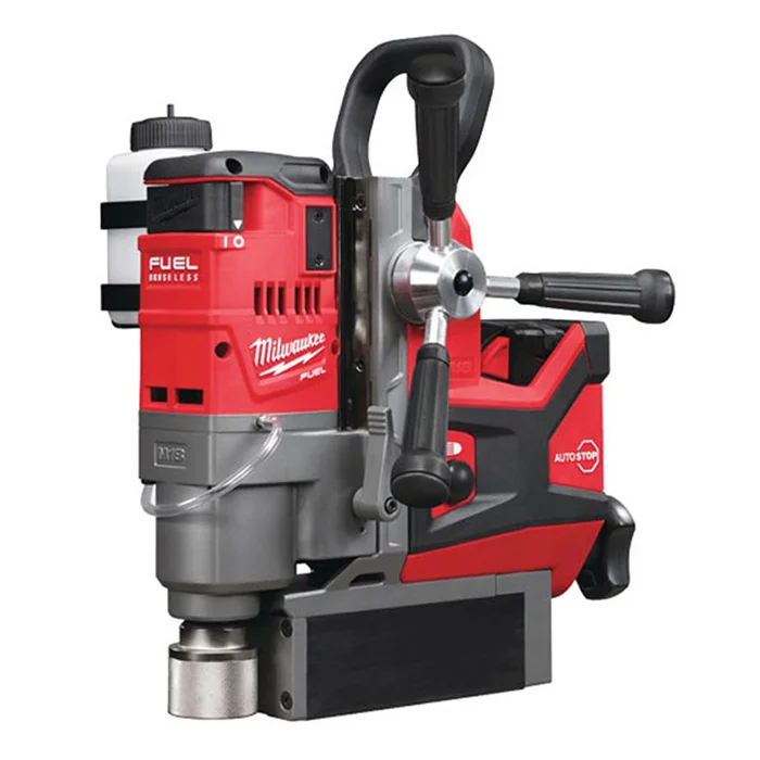 Milwaukee magnetna aku bušilica 18V 5Ah sa permanentnim magnetom M18FMDP-502C Milwaukee magnetna aku bušilica 18V 5Ah sa permanentnim magnetom M18FMDP-502C